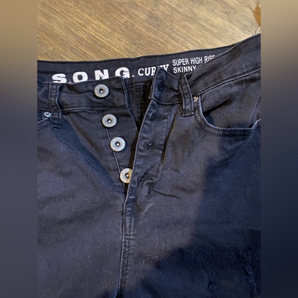 Curvy High Rise Jeans - Picture 5 of 7